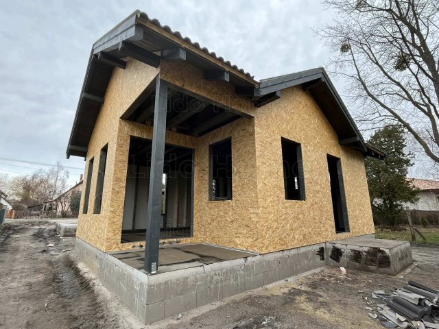 Eladó családi ház, Balatonfenyvesen 49.99 M Ft, 2 szobás