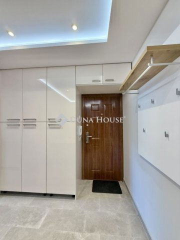 Eladó panellakás, Budapesten, III. kerületben 115.5 M Ft