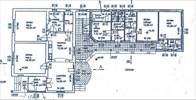Eladó családi ház, Gyulán 210 M Ft, 9 szobás
