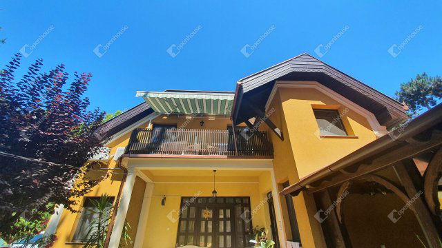 Eladó családi ház, Siófokon 319 M Ft, 9 szobás