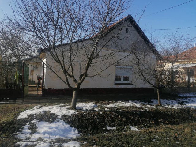 Eladó családi ház, Csorváson 5.5 M Ft, 2 szobás