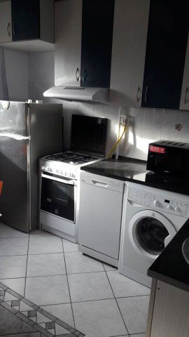 Kiadó panellakás, albérlet, Pécsett 180 E Ft / hó, 2 szobás