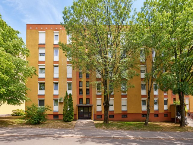 Eladó panellakás, Pécsett 49.8 M Ft, 2 szobás