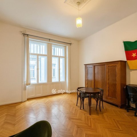 Eladó téglalakás, Budapesten, VIII. kerületben 130 M Ft