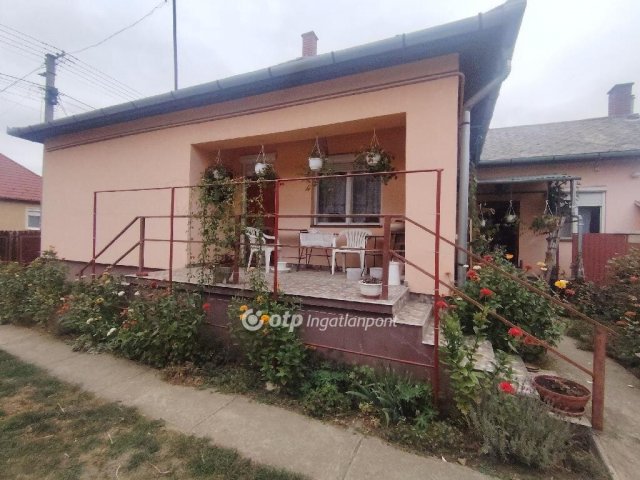 Eladó családi ház, Fehérgyarmaton 38.5 M Ft, 2 szobás