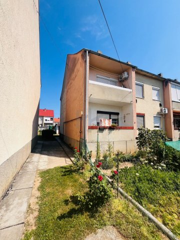 Eladó téglalakás, Barcson 34.5 M Ft, 3 szobás