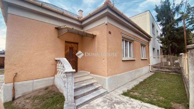 Eladó családi ház, Budapesten, IV. kerületben 119.9 M Ft