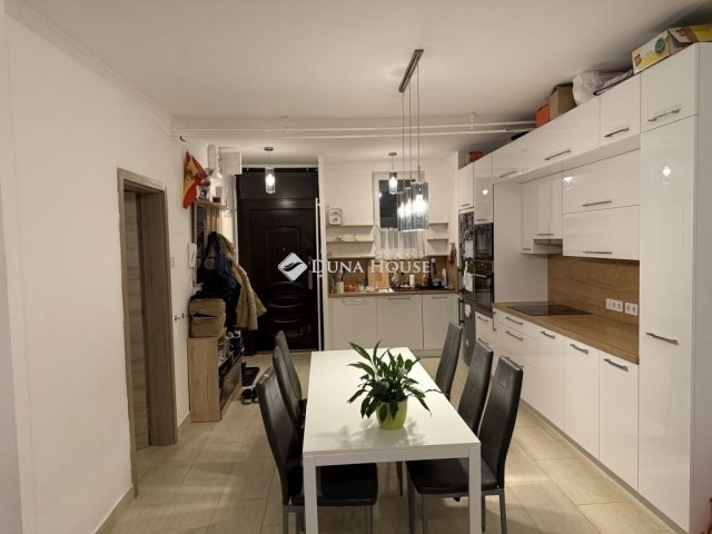 Eladó téglalakás, Budapesten, IV. kerületben 84.8 M Ft, 3 szobás