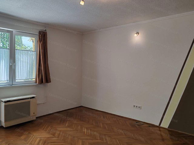 Kiadó téglalakás, albérlet, Martfűn 100 E Ft / hó, 1 szobás