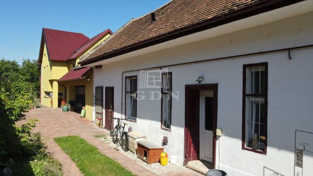 Eladó családi ház, Székesfehérvárott 189.5 M Ft, 4+1 szobás