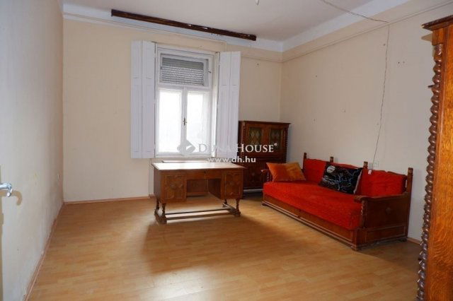 Eladó családi ház, Székesfehérvárott 69 M Ft, 4 szobás