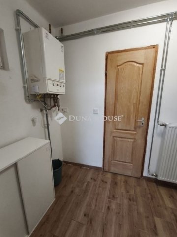 Eladó családi ház, Szigetszentmiklóson 73.5 M Ft, 3 szobás