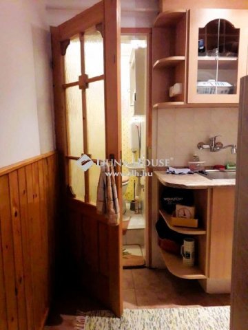 Eladó sorház, Komlón 60 M Ft, 5 szobás / költözzbe.hu