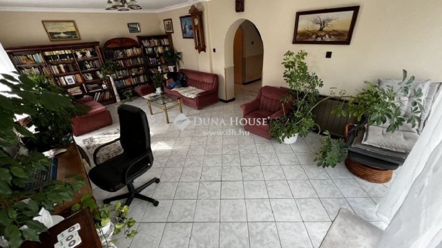 Eladó családi ház, Budapesten, XVII. kerületben 180 M Ft