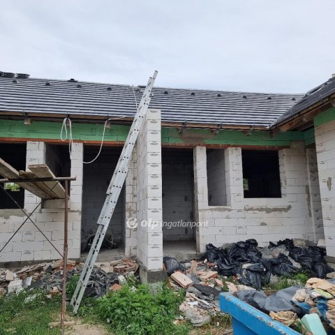 Eladó ikerház, Dabason 40 M Ft, 4 szobás / költözzbe.hu