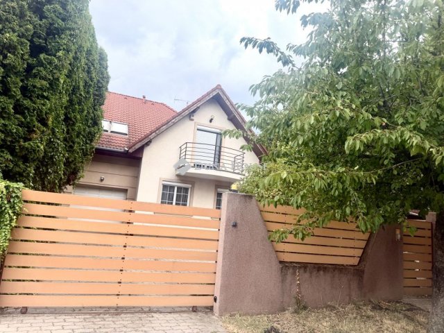 Eladó ikerház, Törökbálinton 209.373 M Ft, 6 szobás