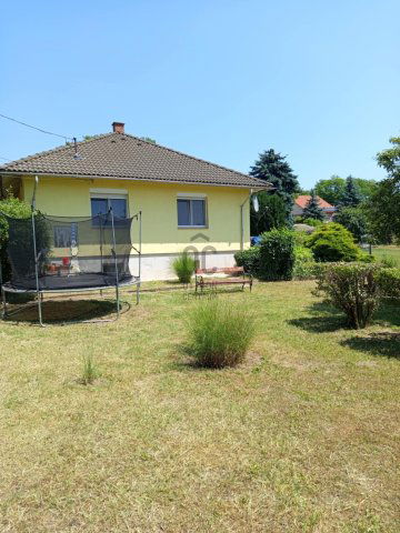 Eladó családi ház, Vértesszőlősön 98.5 M Ft, 3 szobás