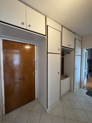 Eladó panellakás, Veszprémben 37 M Ft, 2 szobás