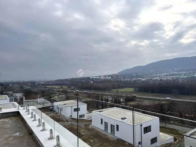 Eladó téglalakás, Budapesten, III. kerületben 145 M Ft, 2 szobás