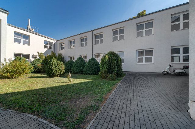 Eladó iroda, Pécsett 634.893 M Ft / költözzbe.hu