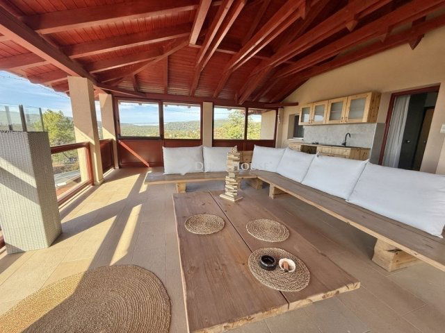 Eladó családi ház, Pécsett 289 M Ft, 4 szobás