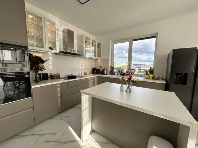 Eladó családi ház, Vácrátóton 113.9 M Ft, 4 szobás