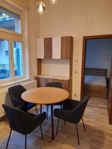 Kiadó téglalakás, albérlet, Budapesten, V. kerületben, 2 szobás
