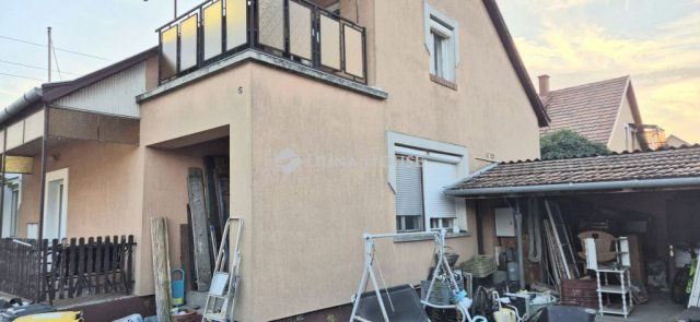 Eladó családi ház, Kiskunfélegyházán, Gerle utcában 64 M Ft