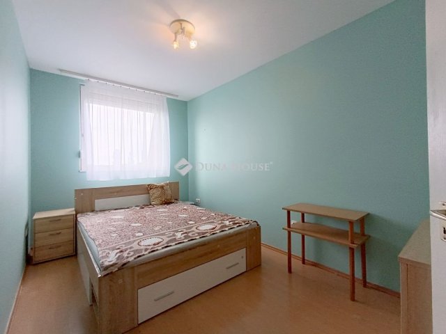 Kiadó panellakás, albérlet, Kecskeméten 150 E Ft / hó, 2 szobás