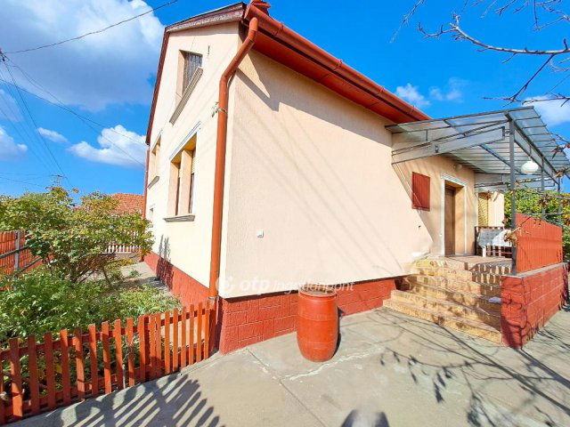 Eladó családi ház, Tiszakécskén 49.9 M Ft, 3 szobás