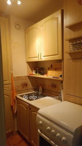 Eladó panellakás, Cegléden 36.5 M Ft, 1+1 szobás