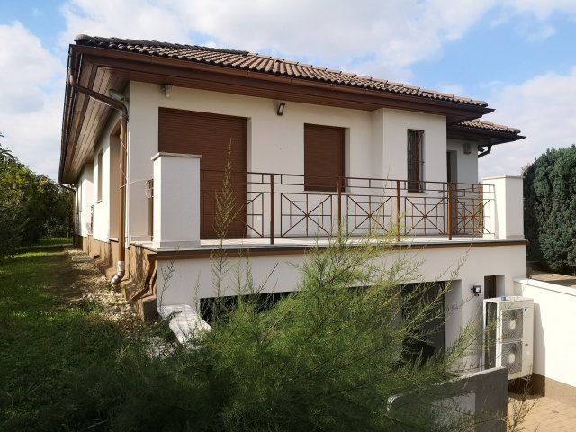 Eladó családi ház, Hévízen 196.9 M Ft, 3+2 szobás