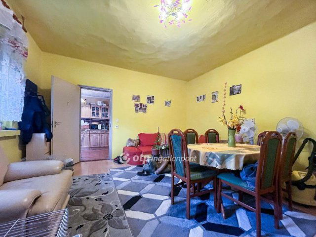 Eladó családi ház, Lázin 24.9 M Ft, 3 szobás