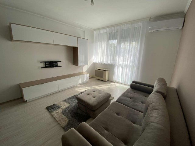 Eladó téglalakás, Debrecenben, Füredi úton 65 M Ft, 2 szobás