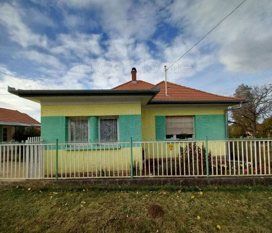 Eladó családi ház, Siófokon 61.9 M Ft, 3 szobás