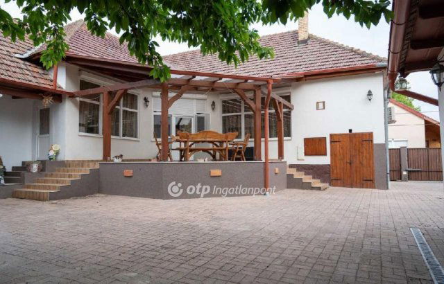 Eladó családi ház, Ceglédbercelen 104.9 M Ft, 3 szobás