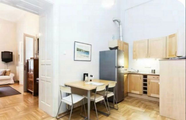 Kiadó téglalakás, albérlet, VI. kerületben, Andrássy úton