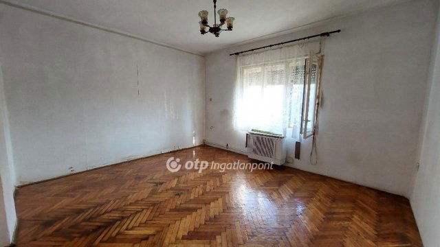 Eladó családi ház, Karcagon 15 M Ft, 2 szobás
