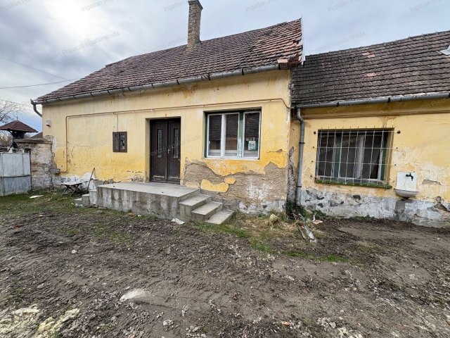 Eladó családi ház, Kemenespálfán 5.5 M Ft, 2 szobás