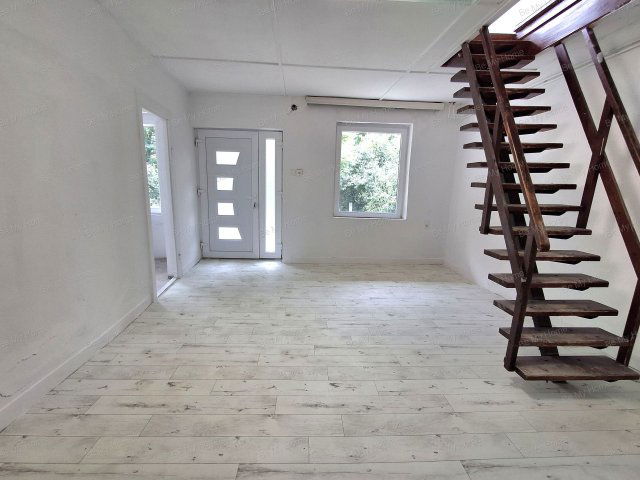 Eladó családi ház, Szigetmonostorban 66 M Ft, 2+1 szobás