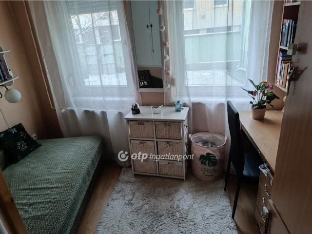 Eladó téglalakás, Egerben 64.5 M Ft, 1+1 szobás