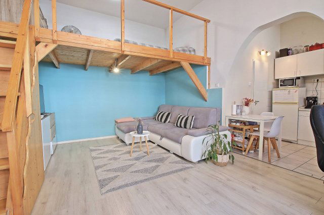 Eladó téglalakás, Budapesten, VI. kerületben 49.9 M Ft, 1 szobás