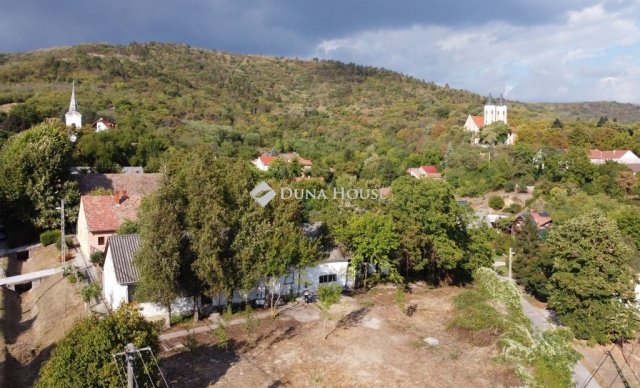 Eladó családi ház, Siklóson 28 M Ft, 3 szobás