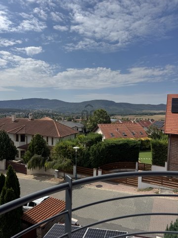 Eladó családi ház, Ürömön 419 M Ft, 7 szobás