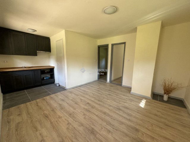 Eladó családi ház, Budakeszin 59.9 M Ft, 3 szobás