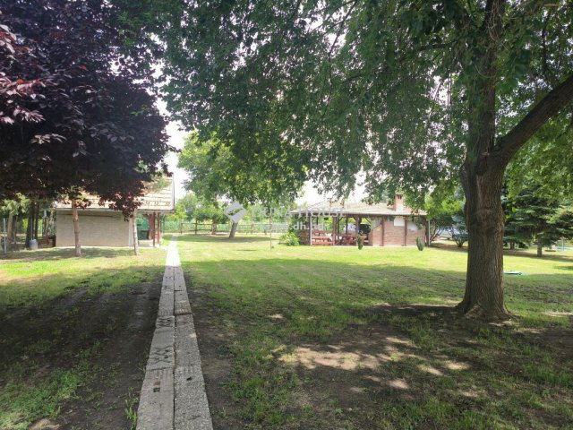 Eladó nyaraló, Szentesen 117 M Ft, 4 szobás