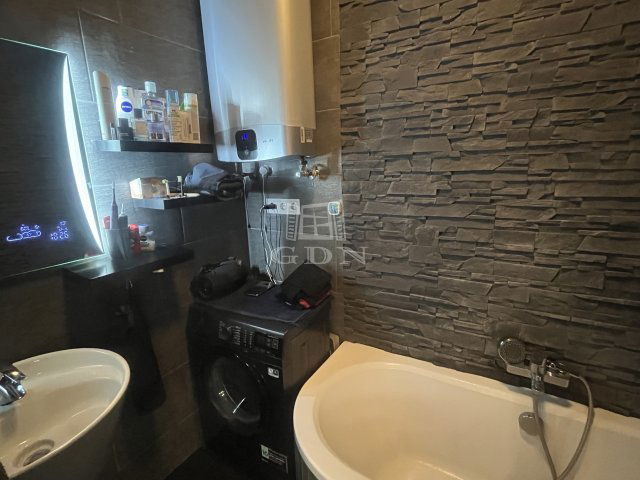 Eladó téglalakás, Budapesten, V. kerületben 93.9 M Ft