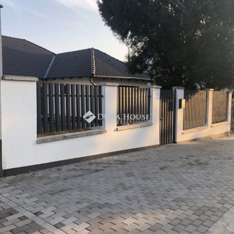 Eladó családi ház, Érden 159 M Ft, 5 szobás