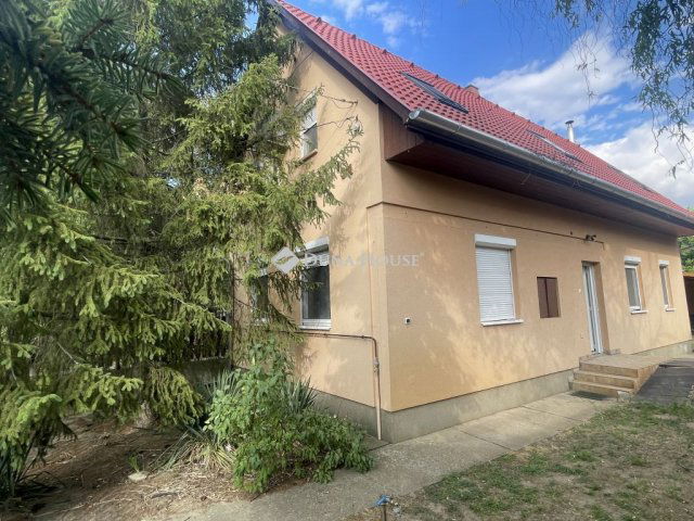 Eladó családi ház, Kecskeméten 69.5 M Ft, 4 szobás