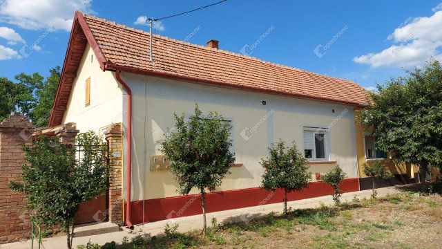 Eladó családi ház, Csanádapácán 15 M Ft, 2 szobás